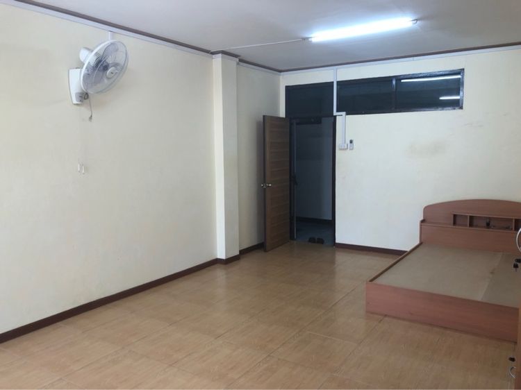 ตกแต่งครบ อื่นๆ สร้างเสร็จก่อน 2010 เลี้ยงสัตว์ได้ ใช่ คอนโดเพื่อการลงทุน