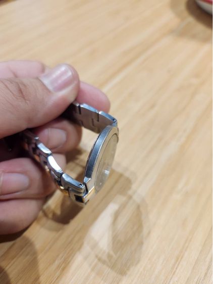 นาฬิกาข้อมือ Givenchy แบบวินเทจ (Vintage) รูปที่ 5