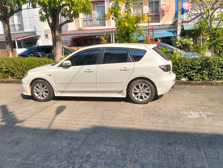 Mazda Mazda3 2011 1.6 V Sedan เบนซิน ไม่ติดแก๊ส เกียร์อัตโนมัติ ขาว รูปที่ 2