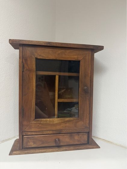 ตู้ยาไม้สัก