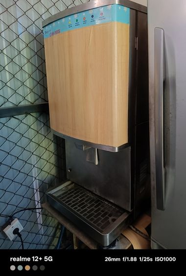 อุปกรณ์ร้านกาแฟ เครื่องทำน้ำแแข็งเกร็ดกรอบ ขายแล้ว