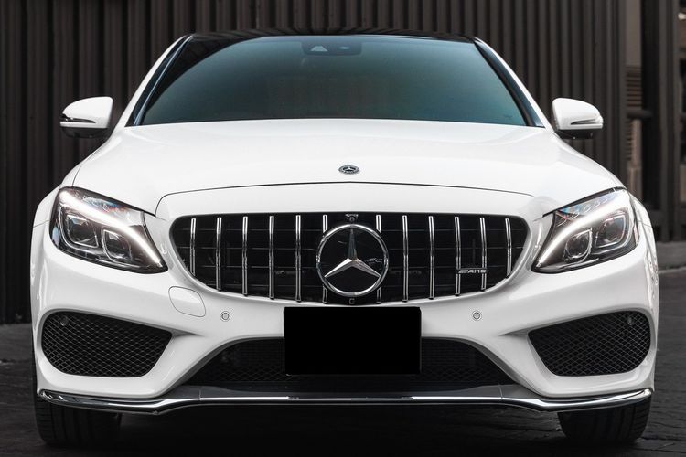 Mercedes-Benz C-Class 2018 C350 Sedan ปลั๊กอินไฮบริด (PHEV) เกียร์อัตโนมัติ ขาว รูปที่ 2