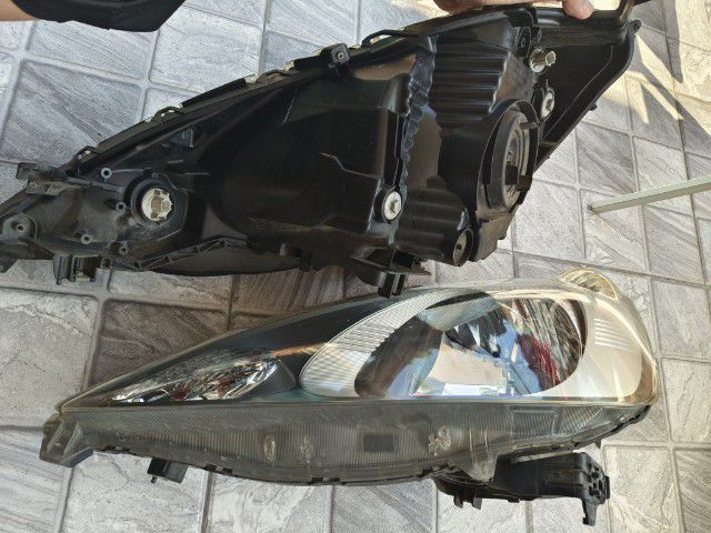 ไฟหน้ารถยนต์ Honda Jazz ปี2010 รูปที่ 3