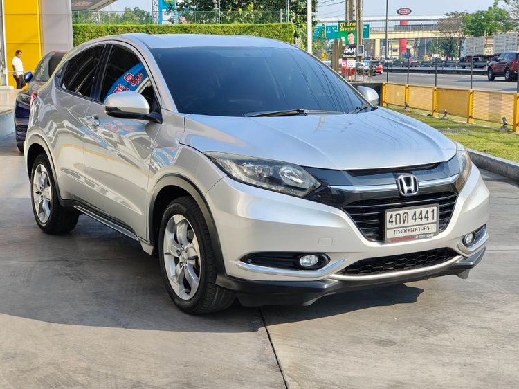 รถ Honda HR-V 1.8 E สี เทา