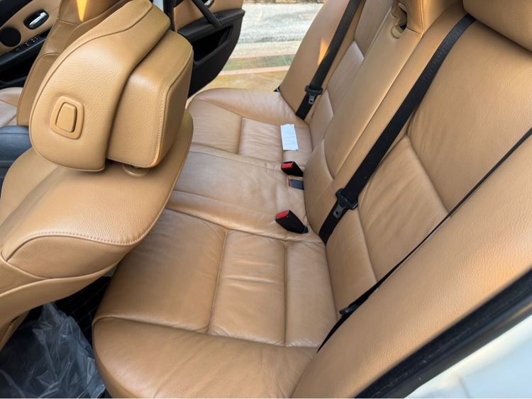 BMW Series 5 2010 520d Sedan ดีเซล ไม่ติดแก๊ส เกียร์อัตโนมัติ ขาว รูปที่ 4
