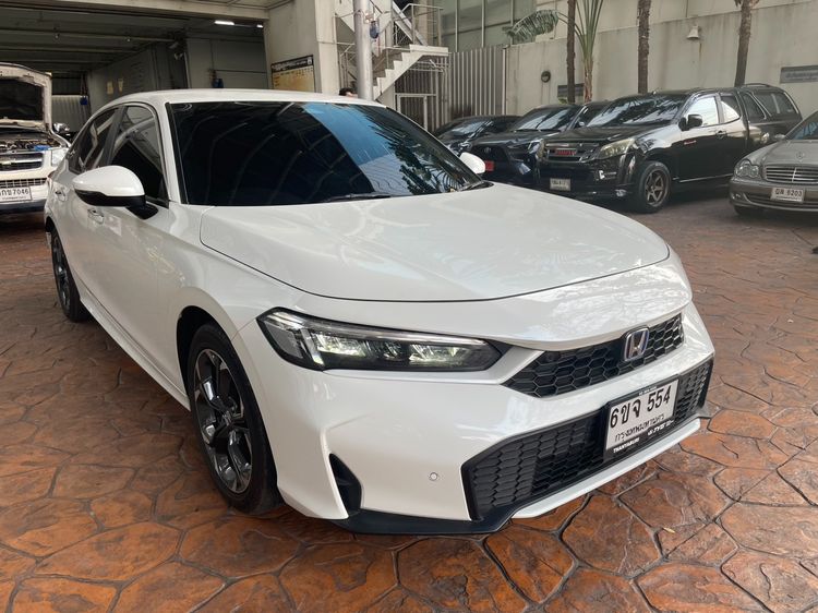 รถ Honda Civic 2.0 eHEV EL+ สี ขาว
