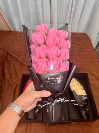 ดอกกุหลาบ แทนใจ