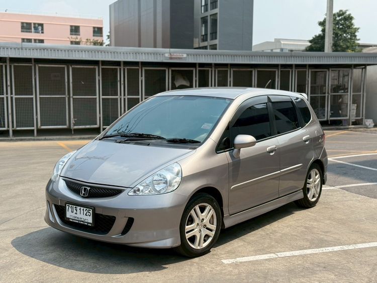 รถ Honda Jazz 1.5 V i-VTEC สี เทา
