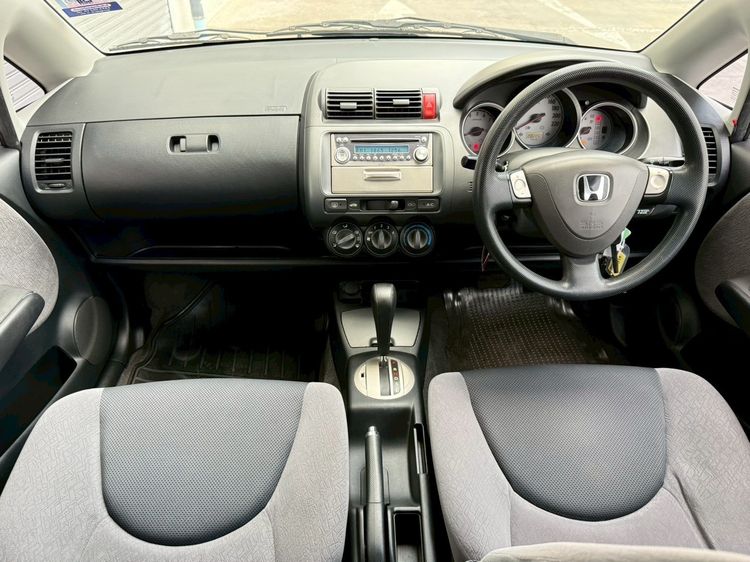 Honda Jazz 2006 1.5 V i-VTEC Sedan เบนซิน ไม่ติดแก๊ส เกียร์อัตโนมัติ เทา รูปที่ 2