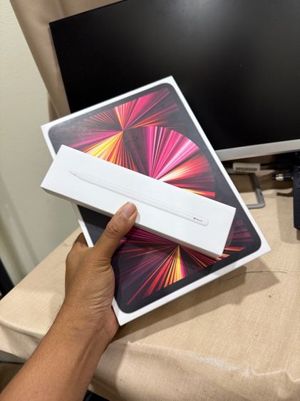 Apple 128 GB iPad Pro M1 128GB Wifi-Fi  Celluar ตำหนินิดหน่อยทำงาน ตัดต่ออื่นๆ ลื่นปรื้ด สอบถามเพิ่มเติมได้ครับ