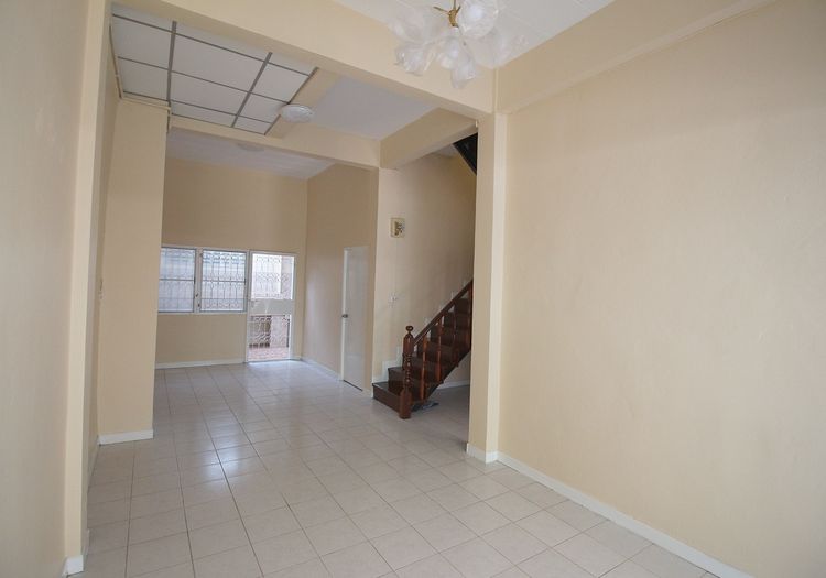 ไม่มี ทาวน์เฮ้าส์สองชั้นพร้อมอยู่ใกล้โรบินสัน รูปที่ 4