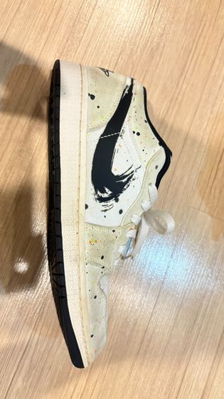 Nike Air Jordan 1 low paint splatter brushstroke swoosh รูปที่ 7