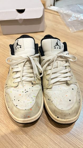 รองเท้าผ้าใบ หนังสังเคราะห์ UK 8.5 | EU 42 2/3 | US 9 เนื้อ Nike Air Jordan 1 low paint splatter brushstroke swoosh