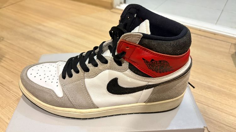 รองเท้าผ้าใบ หนังสังเคราะห์ UK 9 | EU 43 1/3 | US 9.5 ขาว Nike Jordan 1 Retro High Light Smoke Grey
