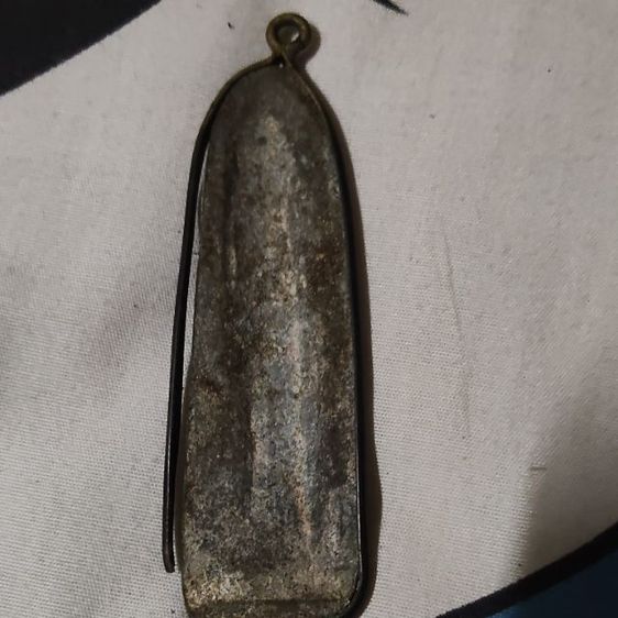 พระร่วงหลังรางปืนสุโขทัย กรุวัดพระศรีมหาธาตุสุโขทัย เนื้อชิน เขียว รูปที่ 3