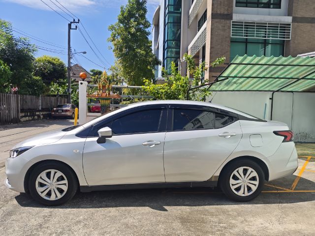 Nissan Almera 2020 1.0L Turbo EL CVT Sedan เบนซิน ไม่ติดแก๊ส เกียร์อัตโนมัติ เทา รูปที่ 3