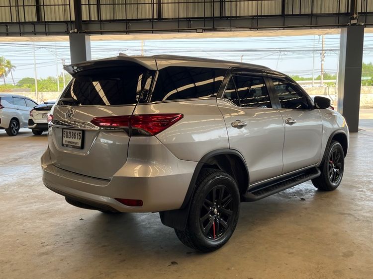 Toyota Fortuner 2016 2.4 V ดีเซล เกียร์อัตโนมัติ เทา รูปที่ 3