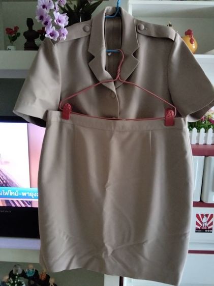 ชุดข้าราชการจากทรงสมัย เสื้ออก44นิ้ว กระโปรงเอว36นิ้วยาว23นิ้ว