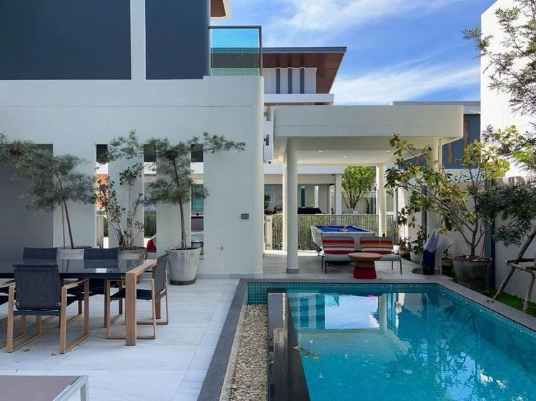 วิลล่า 2 ชั้น สไตล์โมเดิร์น พร้อมสระว่ายน้ำส่วนตัว โครงการ 98 Lakeville Mab Prachan