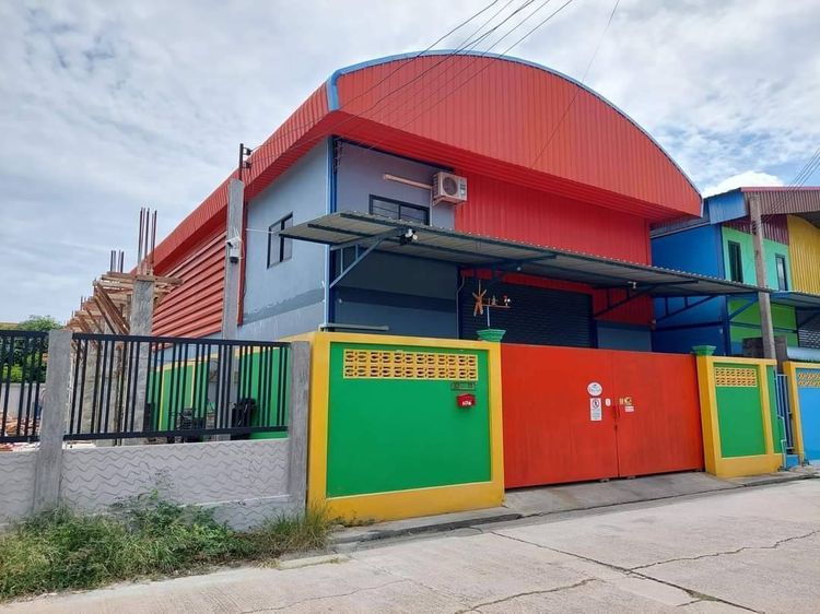 รหัส PNB027 โกดังให้เช่า ขนาด 236 ตร.ม แถววัดลาดปลาดุก อ.บางบัวทอง จ.นนทบุรี เหมาะสำหรับเก็บหรือเป็นคลังกระจายสินค้า express และโรงงานสำหรั