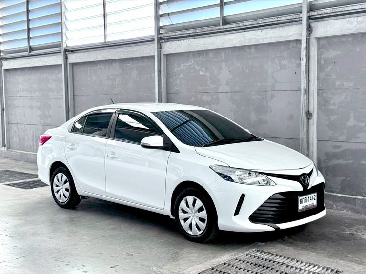 รถ Toyota Vios 1.5 Entry สี ขาว