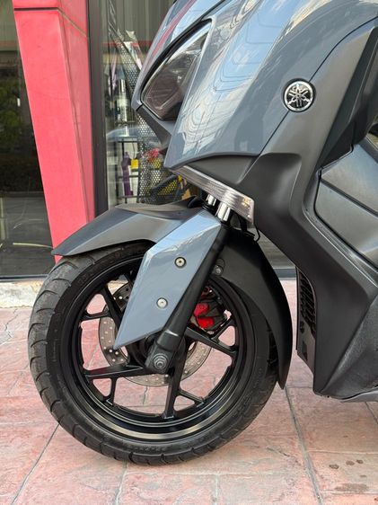 xmax 300 รูปที่ 5
