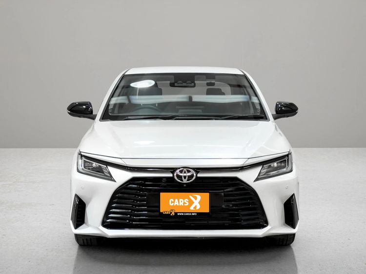Toyota Yaris ATIV 2022 1.2 Premium Luxury Sedan เบนซิน ไม่ติดแก๊ส เกียร์อัตโนมัติ ขาว รูปที่ 2