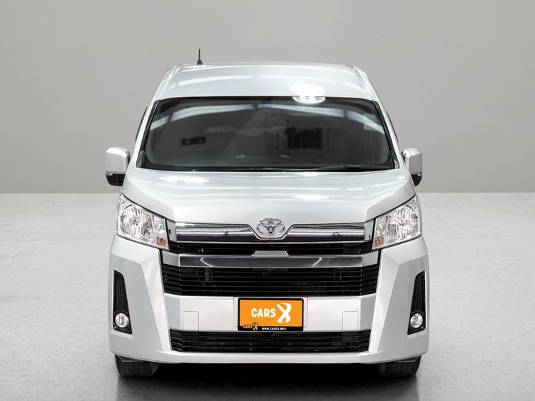 Toyota Commuter 2021 2.8 Van ดีเซล ไม่ติดแก๊ส เกียร์ธรรมดา บรอนซ์เงิน รูปที่ 2