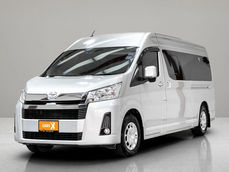 Toyota Commuter 2021 2.8 Van ดีเซล ไม่ติดแก๊ส เกียร์ธรรมดา บรอนซ์เงิน