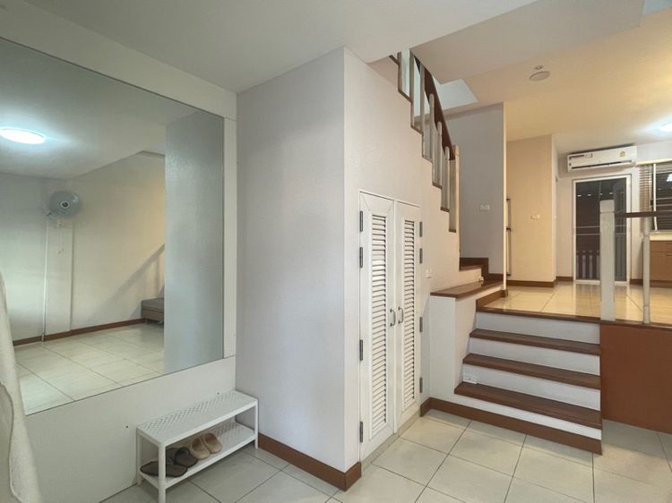 อื่นๆ สร้างเสร็จก่อน 2010 มีบางส่วน ไม่ใช่ ทาวน์โฮม3ชั้นครึ่ง รูปที่ 2