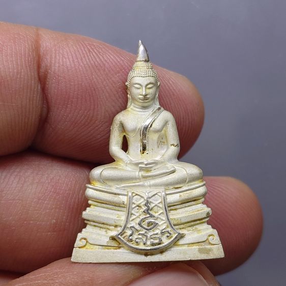 หลวงพ่อโสธร ลอยองค์ใหญ่ เนื้อเงิน รุ่นโสธร 2560 ตำรวจ ๘ ริ้ว ปี2560 พร้อมกล่องเดิม รูปที่ 3