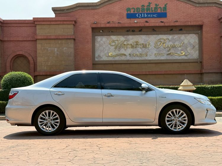 Toyota Camry 2017 2.5 HV Premium Sedan เบนซิน เกียร์อัตโนมัติ เทา รูปที่ 3