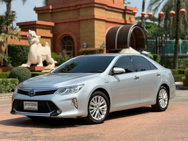 รถ Toyota Camry 2.5 HV Premium สี เทา