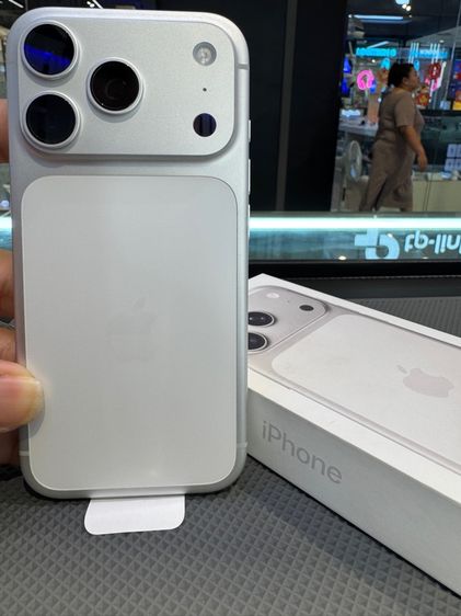 256 GB iPhone17Pro 256GB สีขาว เครื่องศูนย์แท้สภาพมือ1 ประกันถึง5กพ70