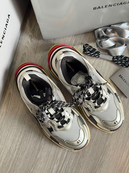 รองเท้า BALENCIAGA TRIPLE S รูปที่ 2