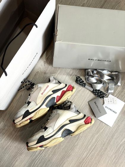 รองเท้า BALENCIAGA TRIPLE S รูปที่ 3