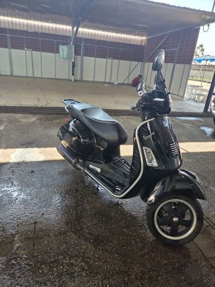 Vาย Vespa GTS 300 สีดำ 2012 รุ่นประกอบที่ อิตาลี รูปที่ 4