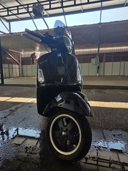 Vาย Vespa GTS 300 สีดำ 2012 รุ่นประกอบที่ อิตาลี