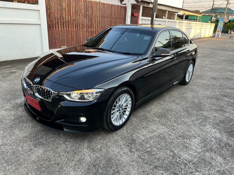 รถ BMW Series 3 320d สี ดำ