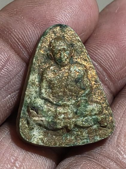 พระผงพรายกุมาร รูปเหมือนหลวงปู่ทิมวัดละหารไร่พิมพ์สามเหลี่ยม