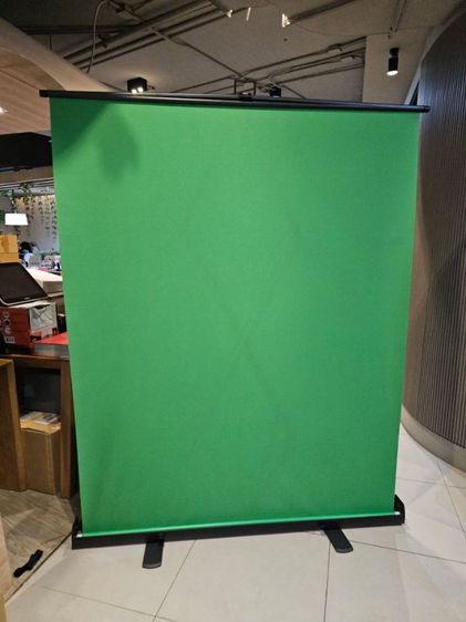 Green Screen แบบ Roll-Up สภาพดีมากใช้งานแค่ครั้งเดียว