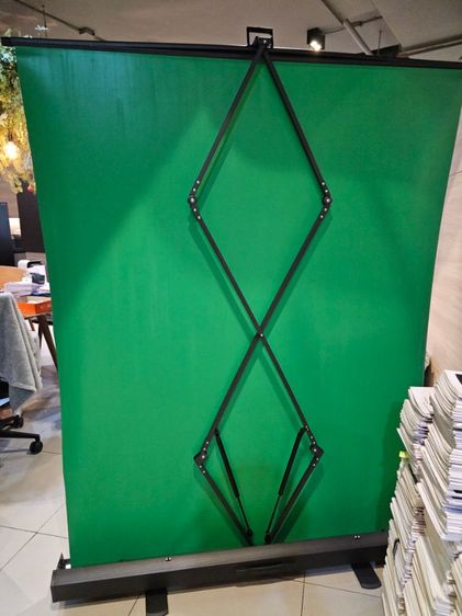 Green Screen แบบ Roll-Up สภาพดีมากใช้งานแค่ครั้งเดียว รูปที่ 3