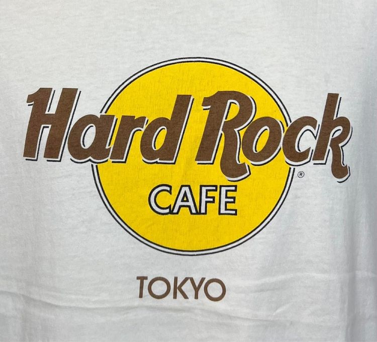 เสื้อยืด Hard Rock CAFE TOKYO made in USA แท้ 💯 size XL ขนาด อก 22.5 ยาว 28 นิ้ว สภาพดีมาก สีขาว ลายสวย สกีนจมผ้านิ่มมาก หายากน่าสะสมครับ รูปที่ 3