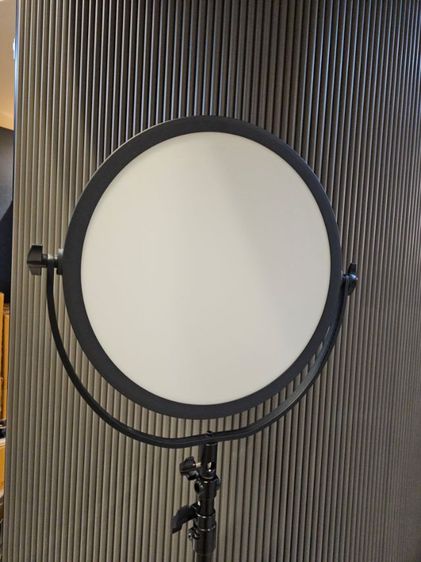 ไฟสตูดิโอแบบกลมชนิดแสงนุ่ม (LED Soft Light) รุ่น SL-360A หรือ SL-360ARC สภาพดีมาก ใช้งานน้อยมาก 4-5 ครั้ง รูปที่ 2