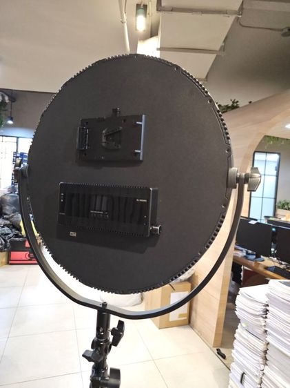 ไฟสตูดิโอแบบกลมชนิดแสงนุ่ม (LED Soft Light) รุ่น SL-360A หรือ SL-360ARC สภาพดีมาก ใช้งานน้อยมาก 4-5 ครั้ง รูปที่ 3