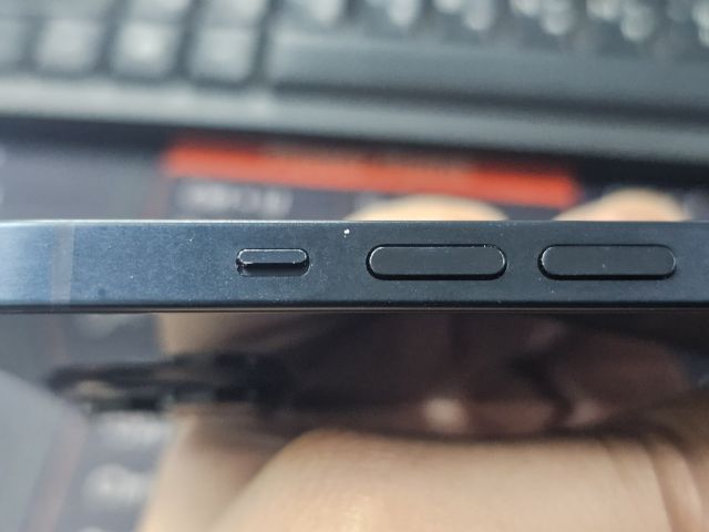 iPhone 13 256gb สีน้ำเงินเข้ม สภาพนางฟ้า รูปที่ 4