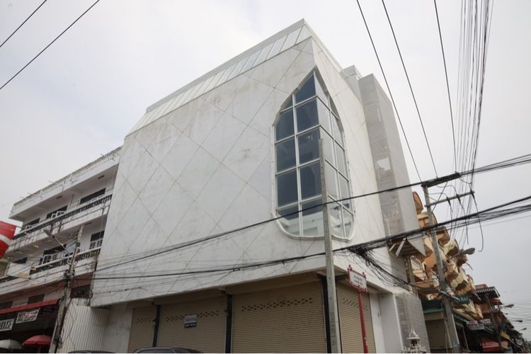 อาคารพาณิชย์ 4 ชั้นครึ่ง