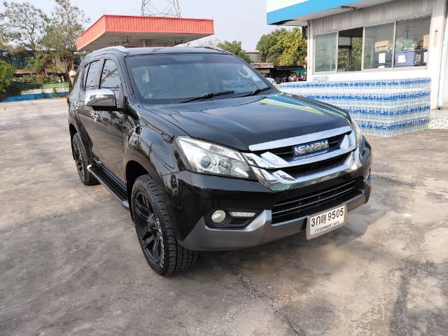 รถ Isuzu MU-X 3.0 Elegant Smart 2WD สี ดำ