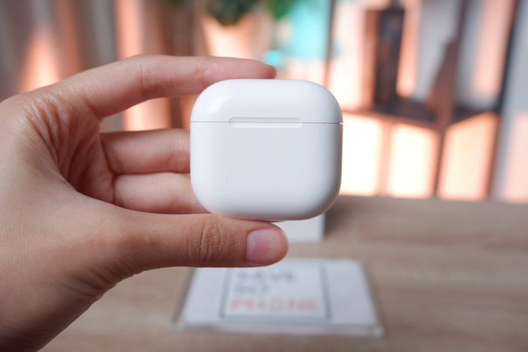 หูฟังไร้สาย Apple AirPods 4 สภาพสวย ครบกล่อง ราคาเพียง 3,190 .-เท่านั้น รูปที่ 2