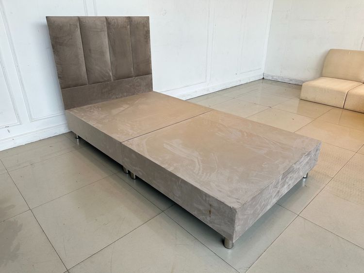 เตียงนอน ฐานสำเร็จรูป 3.5 ฟุต เตียงผ้ากำมะหยี่สีเทา  รูปที่ 3